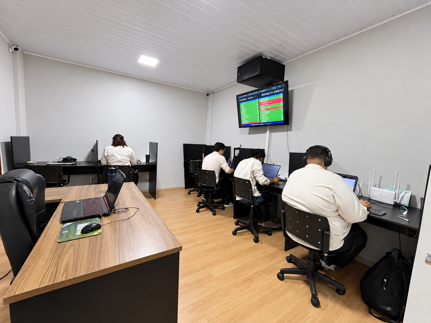 Equipe da Lidercom trabalhando no atendimento